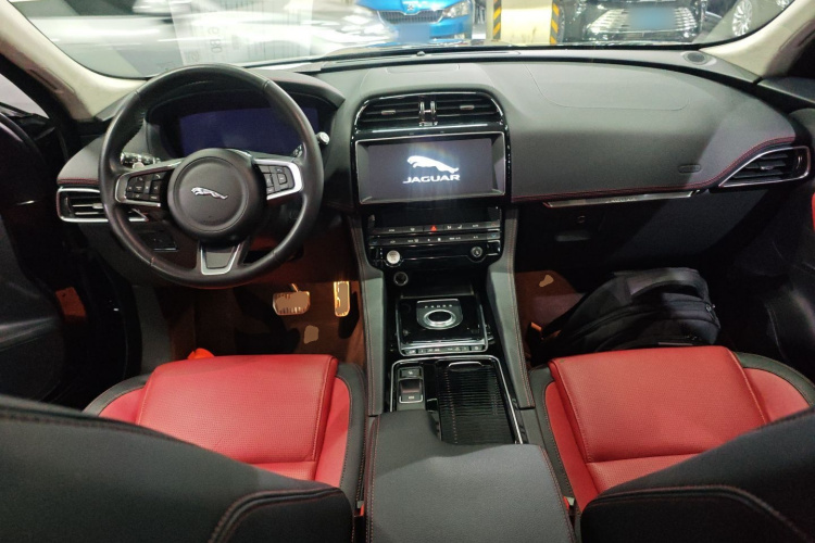 捷豹F-PACE 2020款 2.0T 赛旗版中控内饰7002