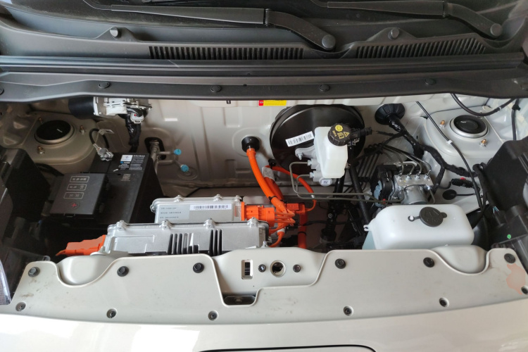 五菱汽车 宏光MINIEV 2025款 四门版 进阶款机舱底盘24