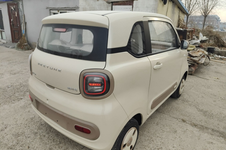 奔腾小马 2026款 222km 萌趣马 Plus车身外观7