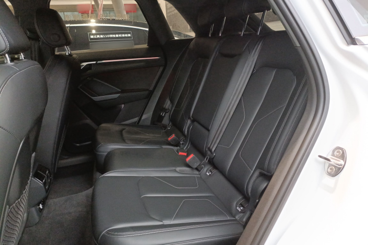 奥迪Q3 2024款 35 TFSI 时尚动感型中控内饰21