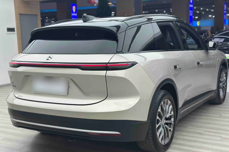 蔚来ES6 2024款 75kWh车身外观7