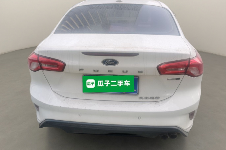 福特 福克斯 2020款 三厢 EcoBoost 180 自动锋潮型车身外观6