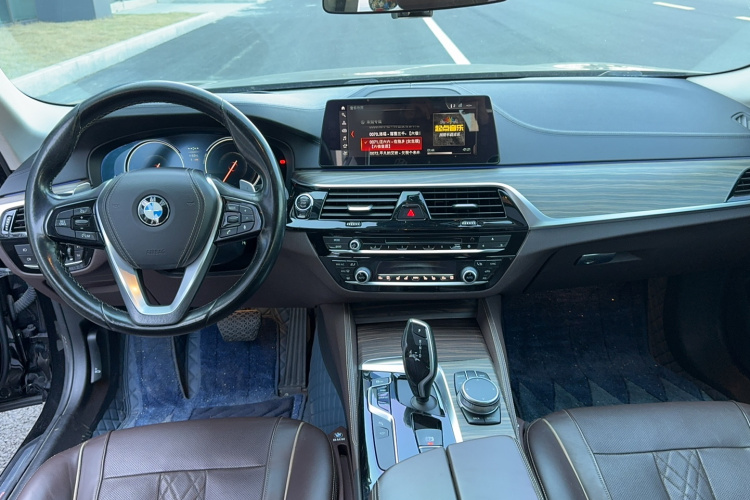 宝马5系 2018款 530Li 尊享型 豪华套装中控内饰7004