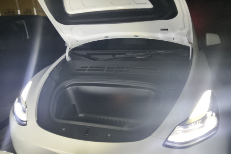 特斯拉 Model Y 2022款 长续航全轮驱动版局部细节24