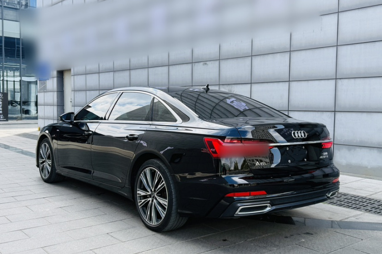 奥迪A6L 2022款 40 TFSI 豪华动感型车身外观6004
