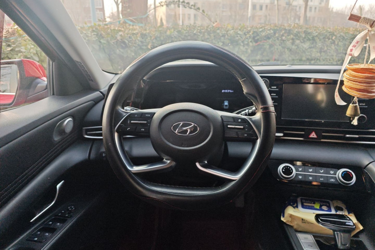 现代 伊兰特 2021款 1.5L CVT GLX精英版中控内饰13