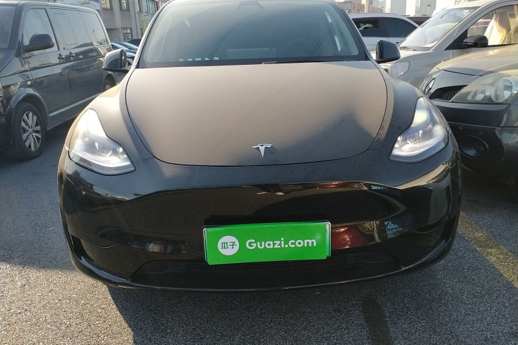 特斯拉 Model Y 2023款 后轮驱动版车身外观2