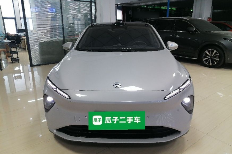 蔚来ET7 2022款 100kWh车身外观2