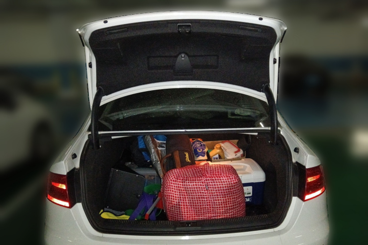 奥迪A4L 2010款 2.0 TFSI 舒适型中控内饰23