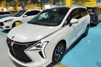 东风风行 风行游艇 2022款 1.5T DCT逐浪版