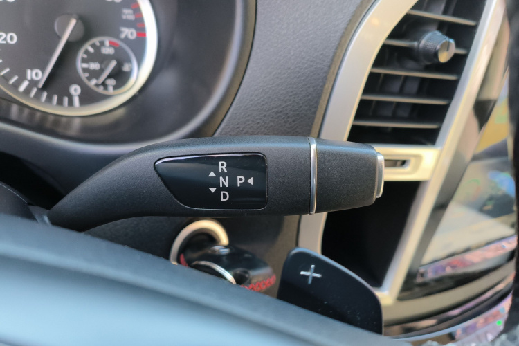 奔驰 威霆 2016款 2.0T 商务版局部细节18