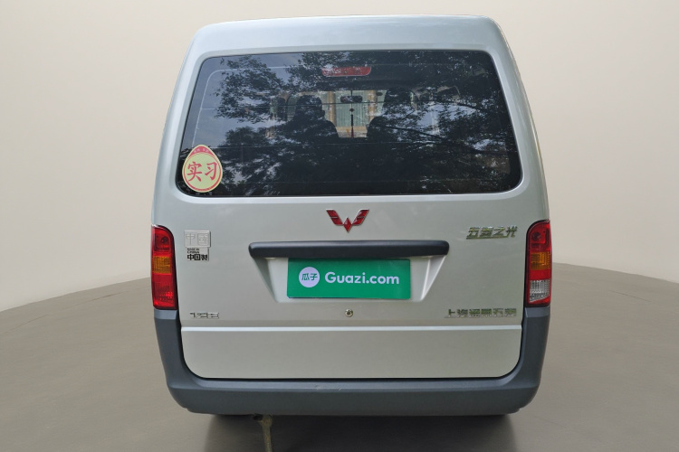 五菱汽车 五菱之光 2015款 1.2L 标准型LSI车身外观6