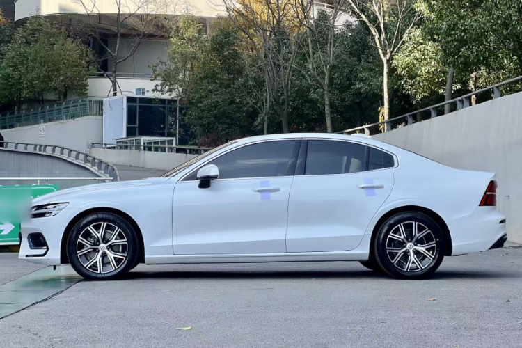 沃尔沃S60 2024款 B4 智逸豪华版车身外观6003