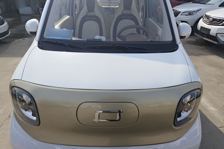 奔腾小马 2025款 222km 灵动马机舱底盘24