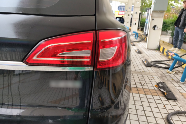 哈弗H7 2016款 蓝标H7 2.0T 自动精英型车身外观9