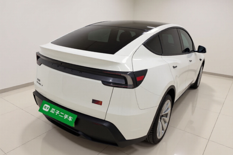 特斯拉 Model Y 2025款 后轮驱动 首发版车身外观7