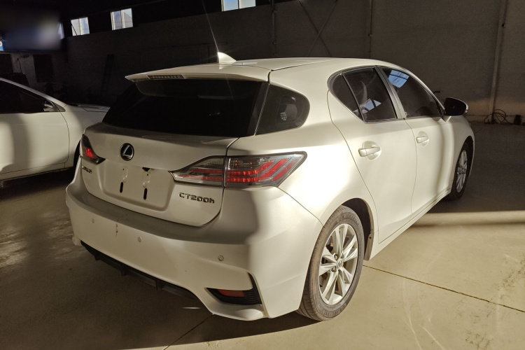 雷克萨斯CT 2014款 CT200h 精英版 单色车身外观7