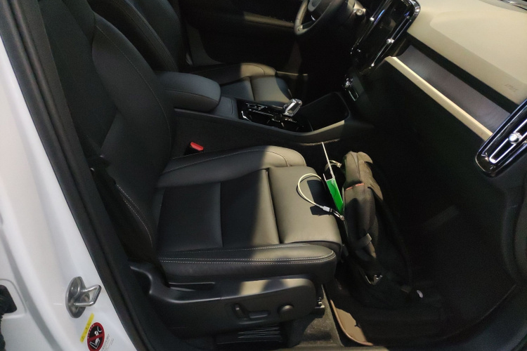 沃尔沃XC40 2025款 B4 四驱智远豪华版局部细节41