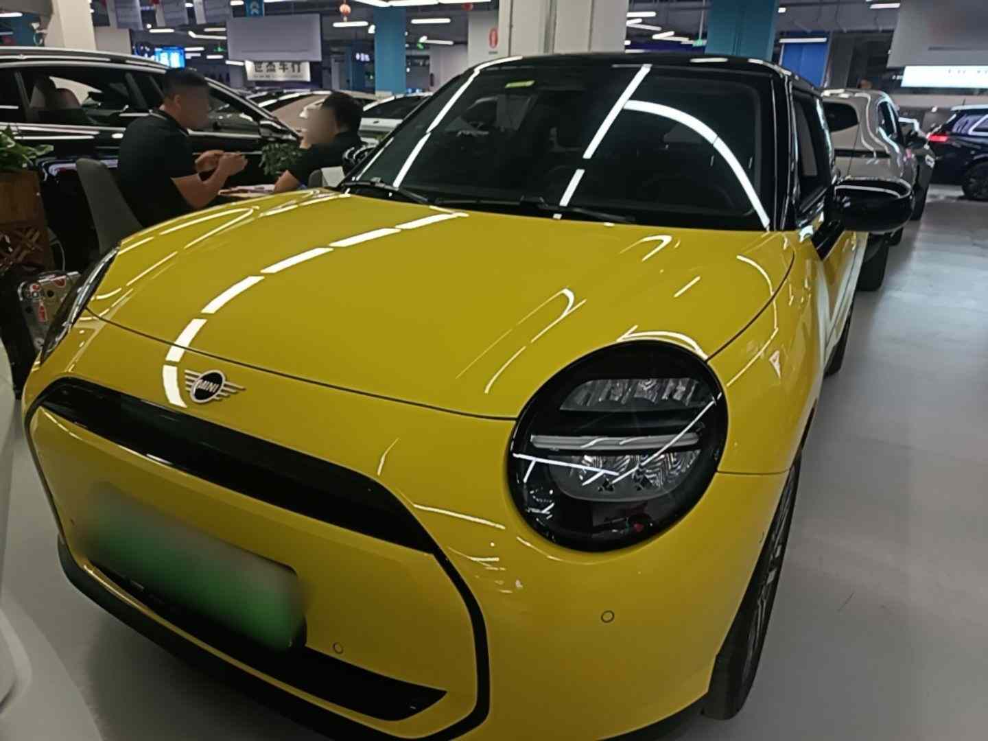 电动MINI COOPER 2024款 456km COOPER E 经典派(1)