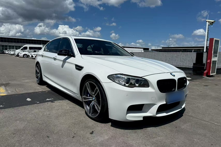 宝马5系 2014款 525Li 豪华设计套装车身外观6002