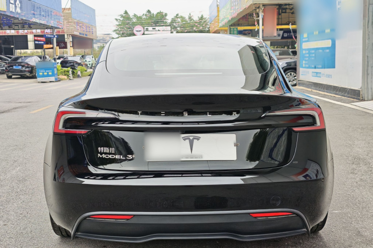特斯拉 Model 3 2023款 长续航全轮驱动版车身外观6002