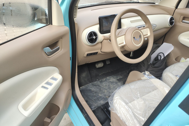 五菱汽车 宏光MINIEV 2025款 四门版 进阶款中控内饰7003