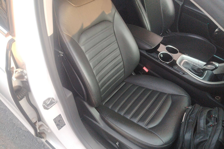 福特 蒙迪欧 2013款 1.5L GTDi180时尚型局部细节41