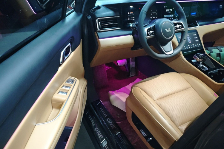 理想汽车 理想ONE 2021款 增程6座版中控内饰20