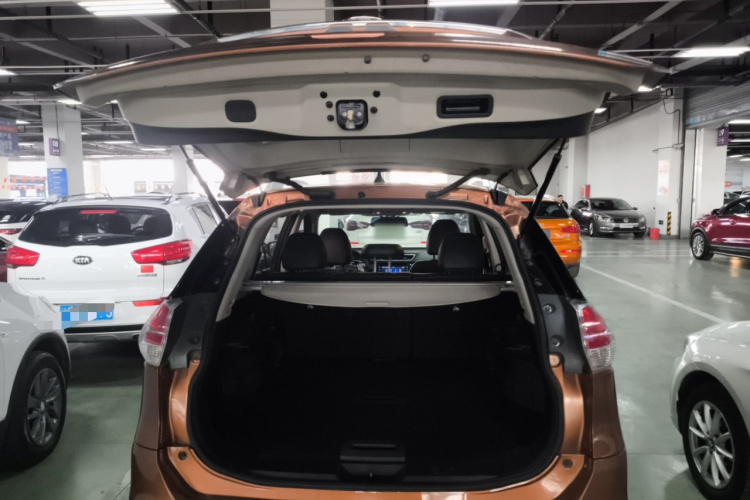 日产 奇骏 2014款 2.0L CVT舒适版 2WD局部细节23