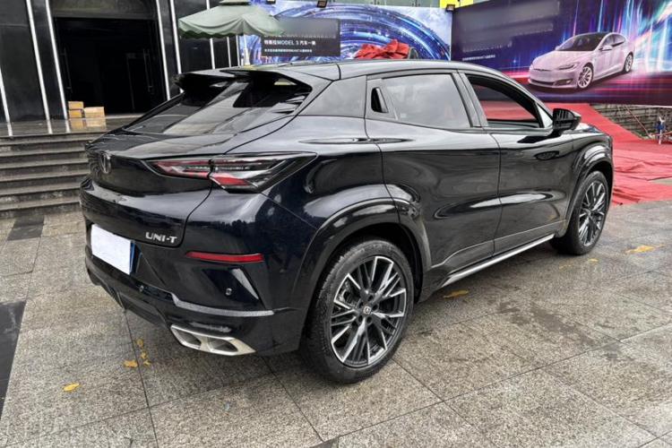 长安UNI-T 2023款 第二代 1.5T 尊贵型车身外观6006