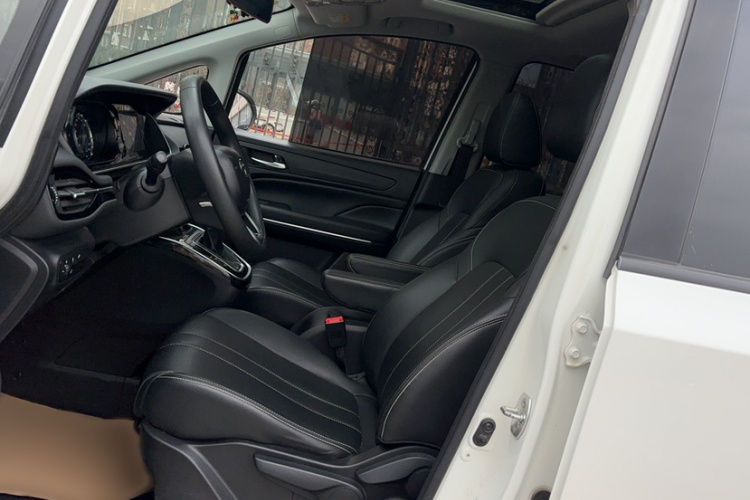 广汽传祺 传祺M6 2021款 270T DCT豪华版（七座）局部细节19