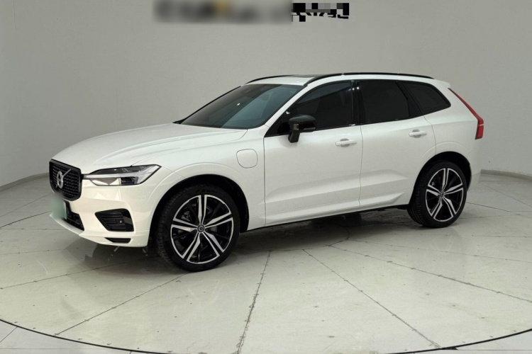 沃尔沃XC60新能源 2022款 T8 插电混动 四驱智远运动版车身外观1