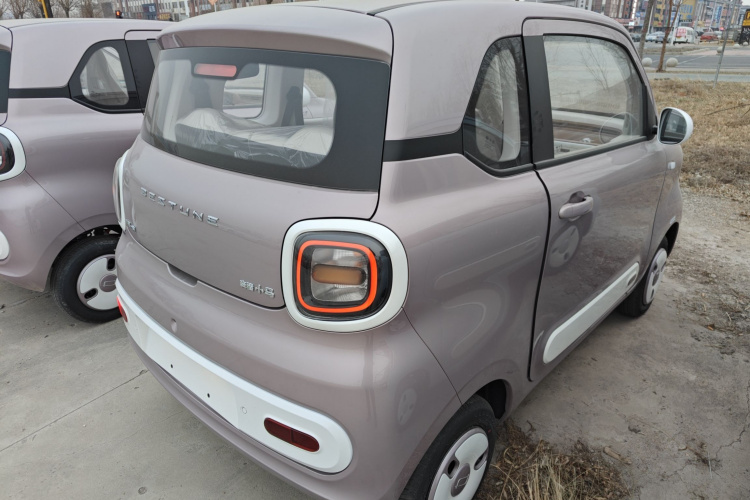 奔腾小马 2026款 222km 萌趣马 Plus车身外观7