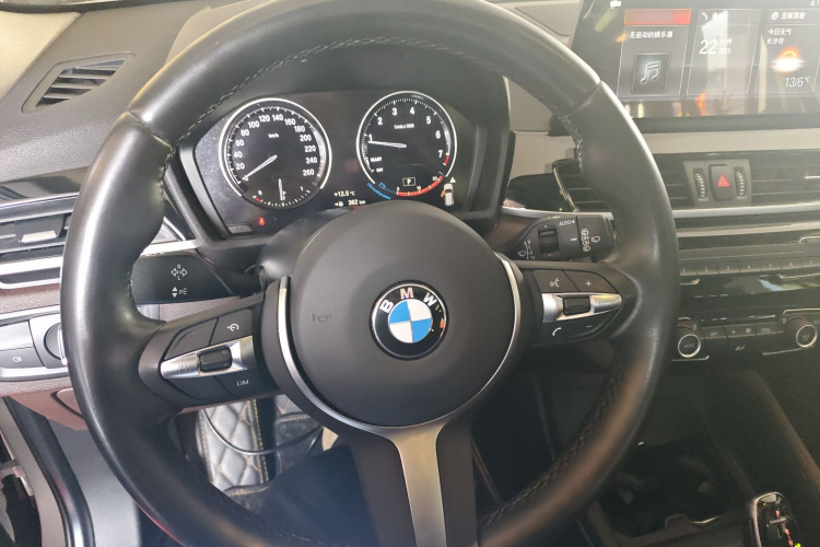 宝马X1 2022款 sDrive25Li 领先型中控内饰13