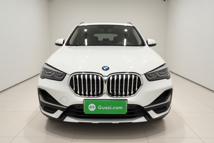 宝马X1新能源 2020款 xDrive30Le 尊享型车身外观2