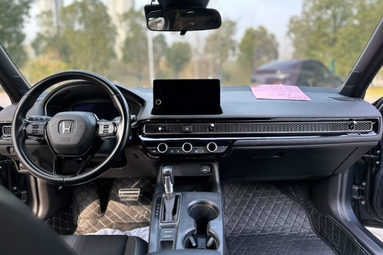 本田 思域 2022款 240TURBO CVT燃动版中控内饰7001