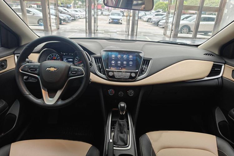 雪佛兰 科鲁泽 2022款 320 自动悦享天窗版中控内饰7005