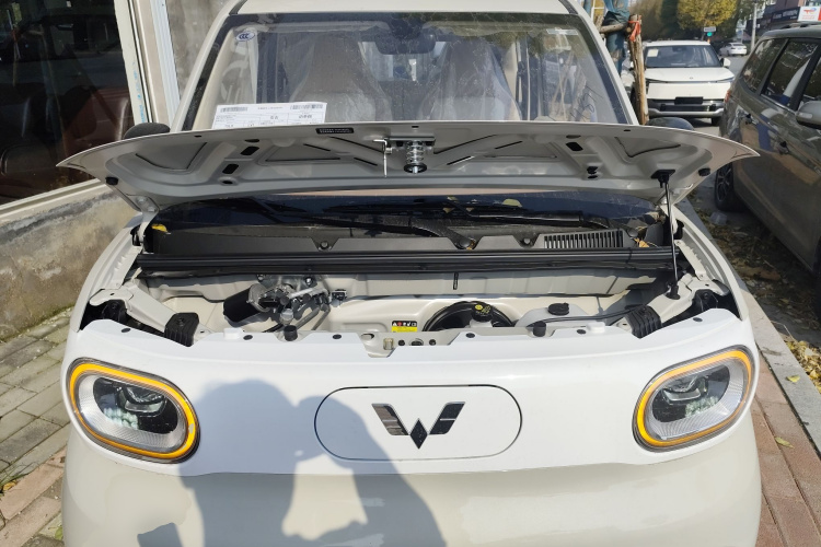 五菱汽车 宏光MINIEV 2024款 第三代 215km 青春版机舱底盘24