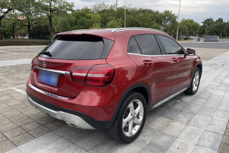 奔驰GLA 2018款 GLA 200 动感型车身外观6004