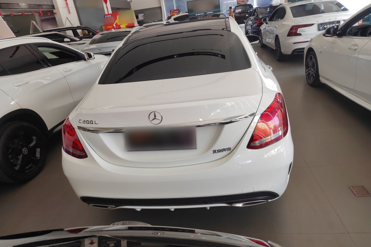 奔驰C级 2017款 改款 C 200 L 运动版车身外观6