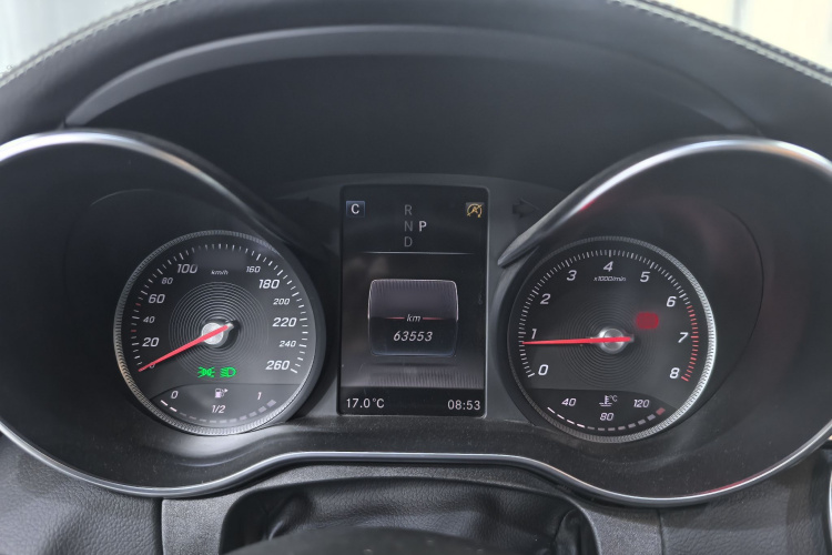 奔驰C级 2017款 改款 C 180 L 时尚型运动版中控内饰7009