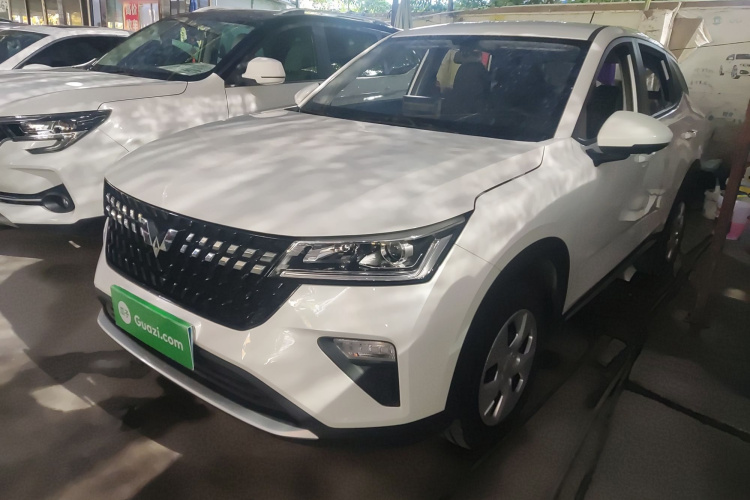 五菱汽车 五菱星驰 2022款 1.5L 手动自由型车身外观1