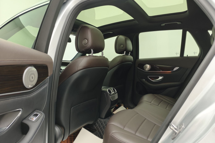 奔驰GLC 2018款 改款 GLC 260 4MATIC 动感型中控内饰7003