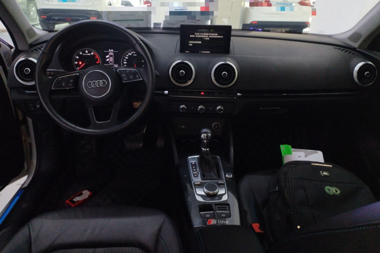 奥迪A3 2019款 Limousine 35 TFSI 时尚型 国V中控内饰7002