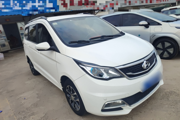 长安凯程 长安欧尚A600 2017款 1.5L 手动豪华型车身外观3