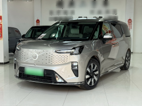 沃尔沃EM90 2025款 Ultra 六座