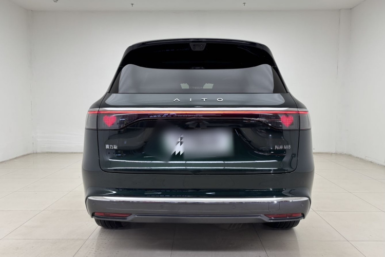 鸿蒙智行 问界M8 2025款 增程 Ultra版 53.4kWh 6座版车身外观6008