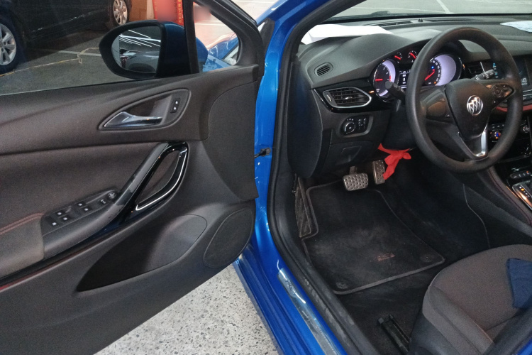 别克 威朗 2016款 两厢GS 20T 双离合豪情运动型中控内饰20