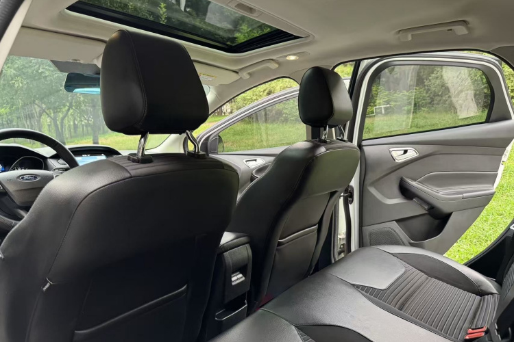 福特 福克斯 2018款 两厢经典 EcoBoost 180 自动精英型中控内饰7004