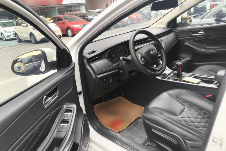 奇瑞 艾瑞泽GX 2018款 1.5T 手动型色版 国V中控内饰20